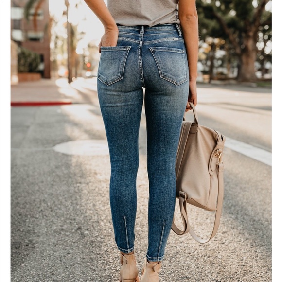 High Rise Booty For Days medium wash skinny jeans - Picture 4 of 7